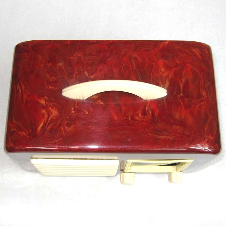 1940 Red General Television Catalin / Bakelite Tube Radio - Image 4