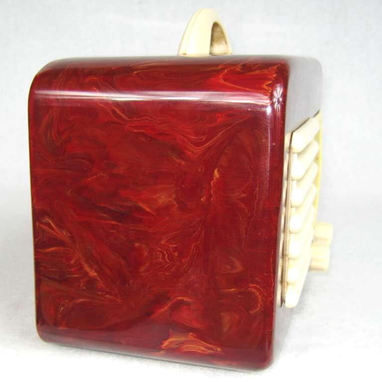 1940 Red General Television Catalin / Bakelite Tube Radio - Image 5