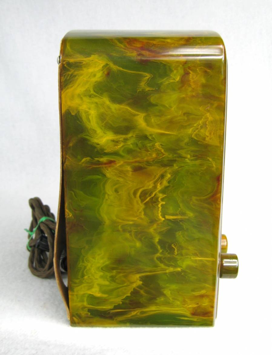 1937 Green Emerson AU-190 Cathedral Catalin / Bakelite Tube Radio - Image 4